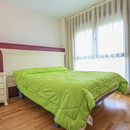 Esquirol - Only Families Apartment *