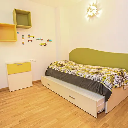 Esquirol - Only Families Apartment